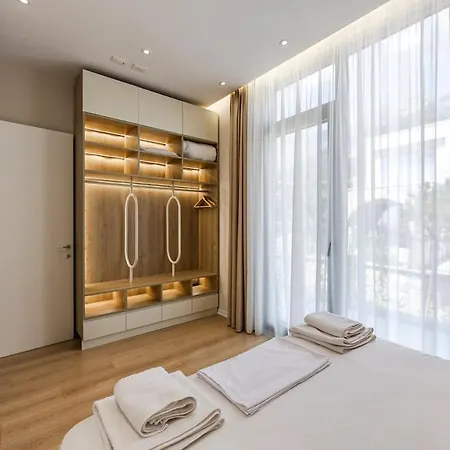 Pearl Coast Drymades Elegant 2br By Pikhost