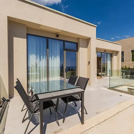 Pearl Coast Drymades Elegant 2br By Pikhost